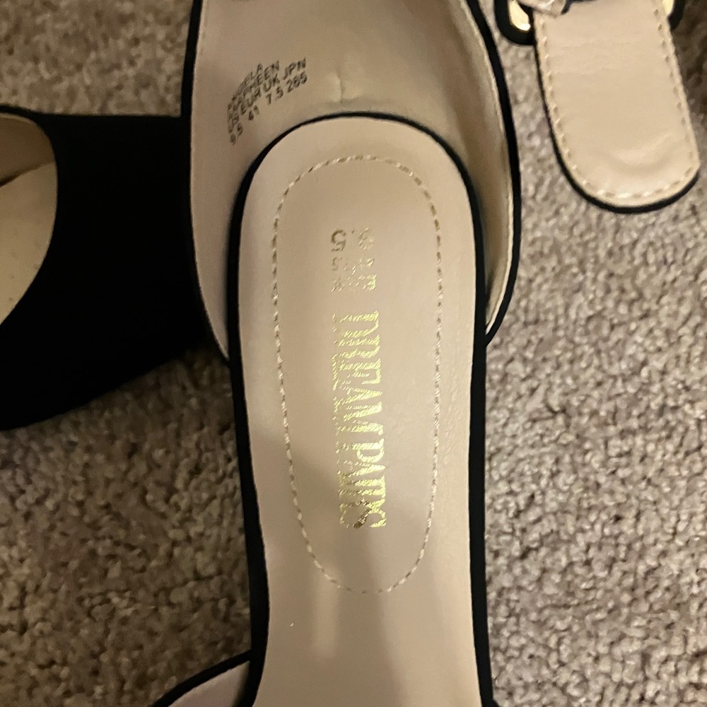 Elegant Black Ankle Strap Velvety Heels - Picture 3 of 3